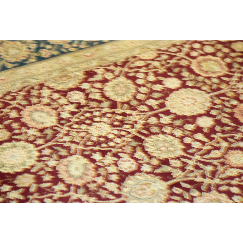 Hand Knotted Oriental Area Rug in Red And Wine