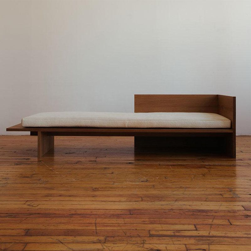 Minimalist Retro Chaise Lounge for Home Leisure