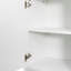 Armoire de buanderie avec portes et tablette, panier à linge inclinable, plusieurs espaces de rangement, style autoportant, tablette ouverte, tablette réglable, blanc