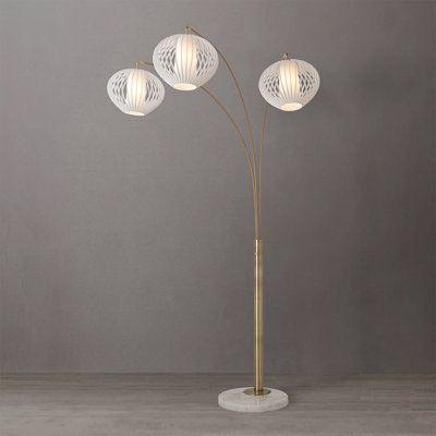 Lampe sur pied à arc 3 lumières Bloom - laiton patiné, base en marbre blanc, abat-jour en satin blanc, gradateur