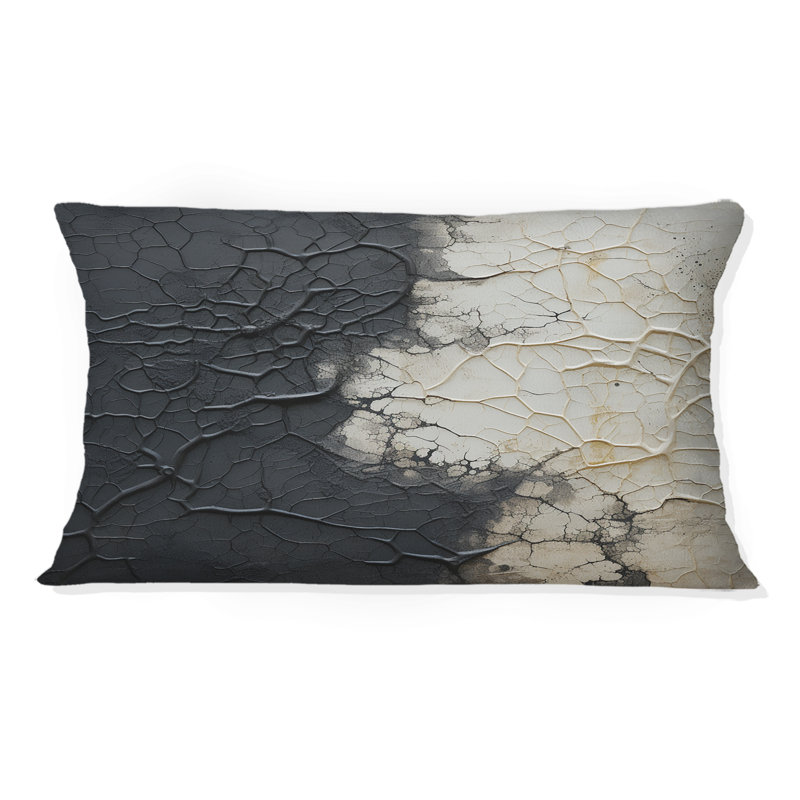 Coussin décoratif blanc et noir à motif abstrait à formes abstraites