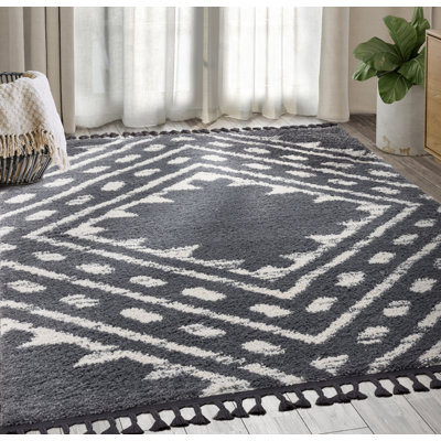Nevra Geometric Indoor Rug