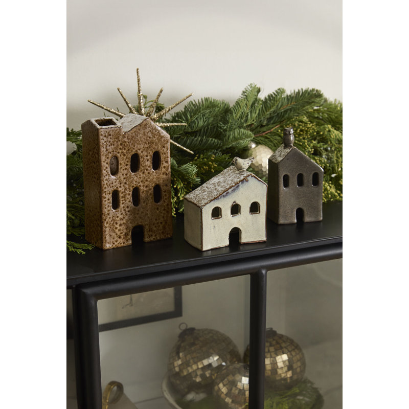 Maison de village 5 po x 2,5 po x 8 po