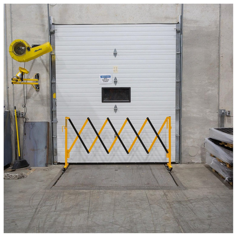 Barrière de sécurité en acier extensible Guardian avec roues verrouillables pour le contrôle de la circulation