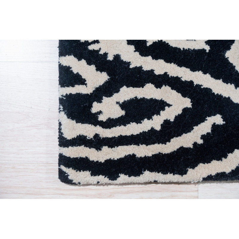 Hand Tufted Wool Geometric Area Rug in Black