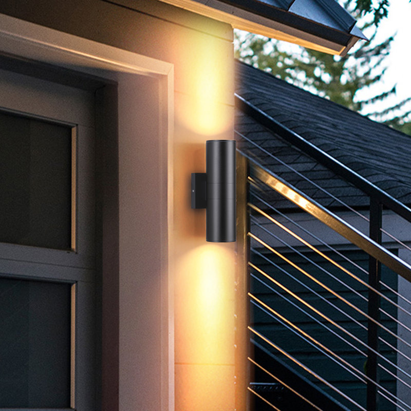 Applique murale d'extérieur 12 po à DEL intégrée en aluminium 12W 2700K avec lumière extérieure imperméable 12 po pour porte de patio