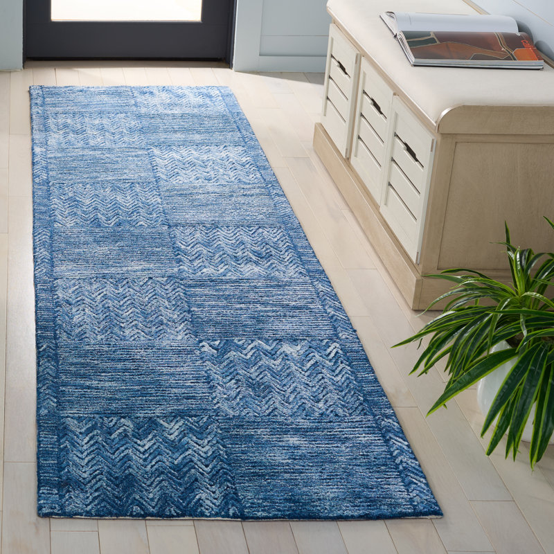 Tapis en viscose / laine touffeté à la main Soho 180 bleu foncé / ivoire, Tapis de couloir 2 pi 3 po x 8 pi