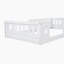 Lit plateforme en bois avec garde-corps, blanc-548876016
