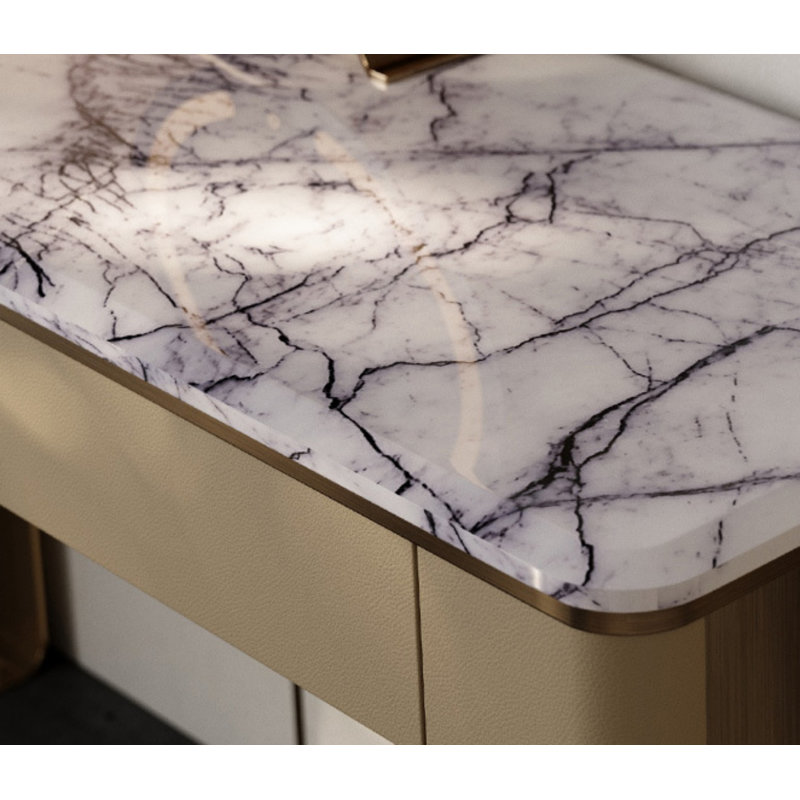 Yannick, Mauve / or champagne