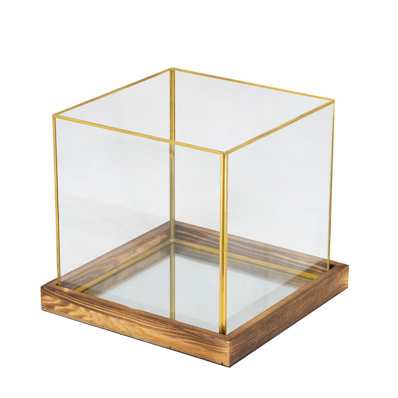 Boîte en verre ouverte