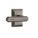 Grandeur Fifth Avenue Square Rosette Privacy with Carré Lever