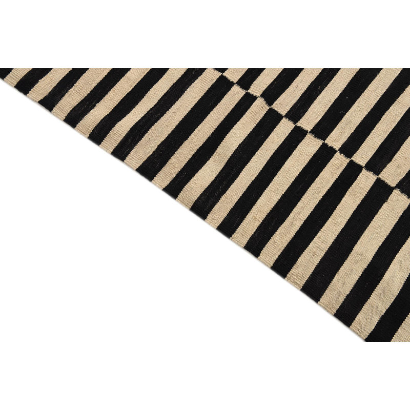 Tapis noir et blanc 5 x 8 Pinkerton