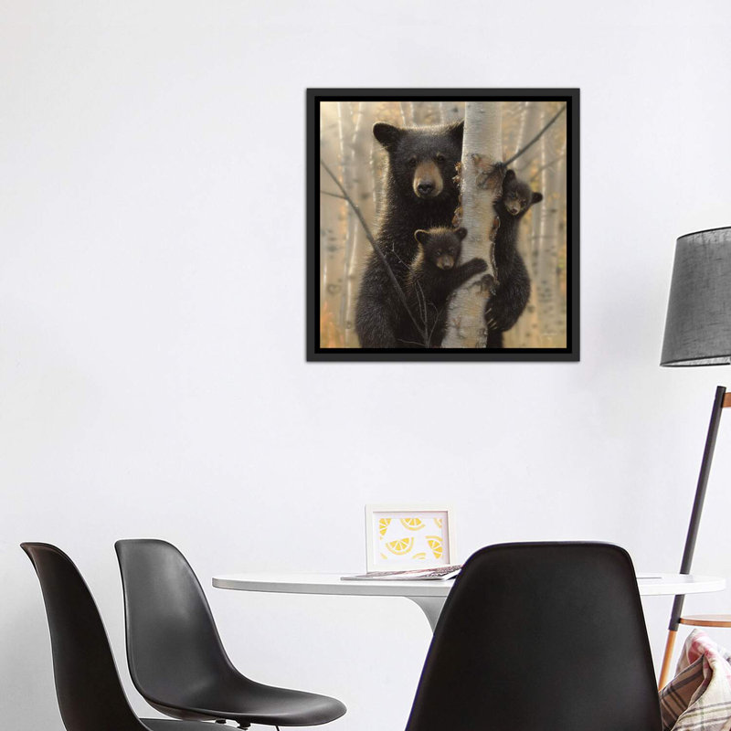 «Mama Black Bear» par Collin Bogle Print, H 37 po x l 37 po x P 1,5 po, Toile avec cadre noir patiné
