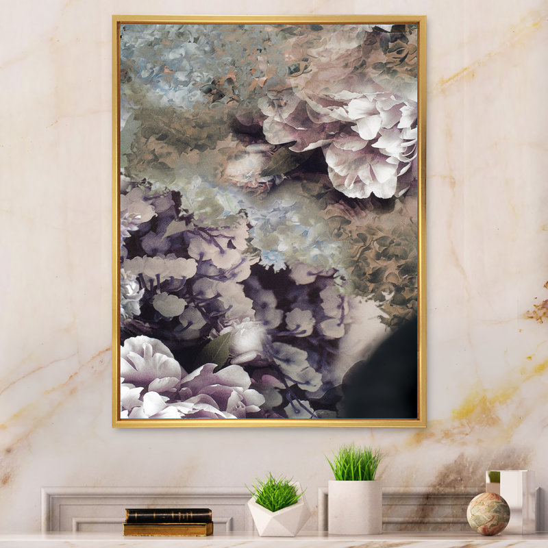«Grunge Silk Nature Flower II», reproduction d'art sur toile, H 36 po x l 24 po x P 1 po, Cadre flottant doré
