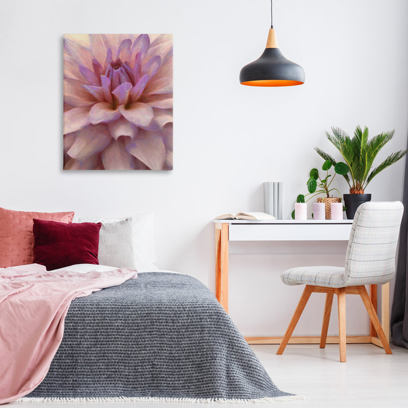 Art mural sur toile, "Dahlia" par Alonzo Saunders, H 40 po x l 30 po