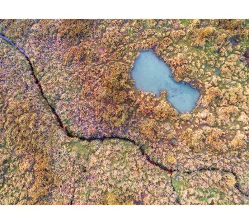 Paysage aérien abstrait vii par Frank Peters - photographie, Toile tendue, Pas de tapis, H 32 po x l 24 po