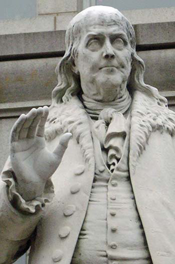 Statue de Ben Franklin au pavillon de l'ancien bureau de poste, reproduction de photo, H 36 po x l 24 po x P 1,5 po