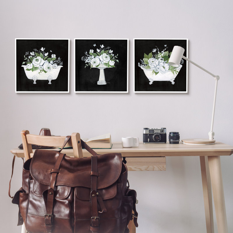 «A3-220-Rustic Bathroom Florals» encadré sur bois par 3 pièces par Janet Tava, H 17 po x l 17 po x P 1,5 po