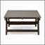Table basse d'extérieur élégante en bois avec finition naturelle, idéale pour rehausser l'esthétique de votre terrasse et de votre jardin.