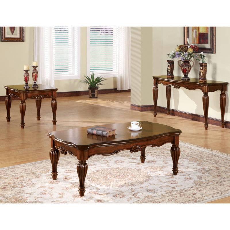 Table en cerisier de style traditionnel avec une surface rectangulaire et des pieds élégants