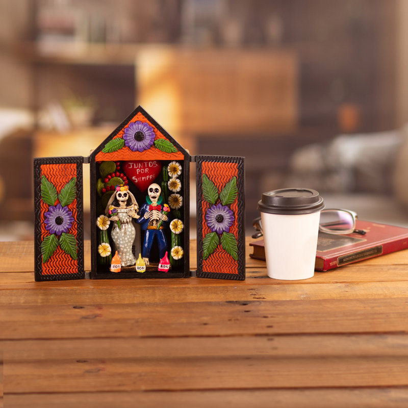 Sculpture Corablo Love for all Eternity Retablo
