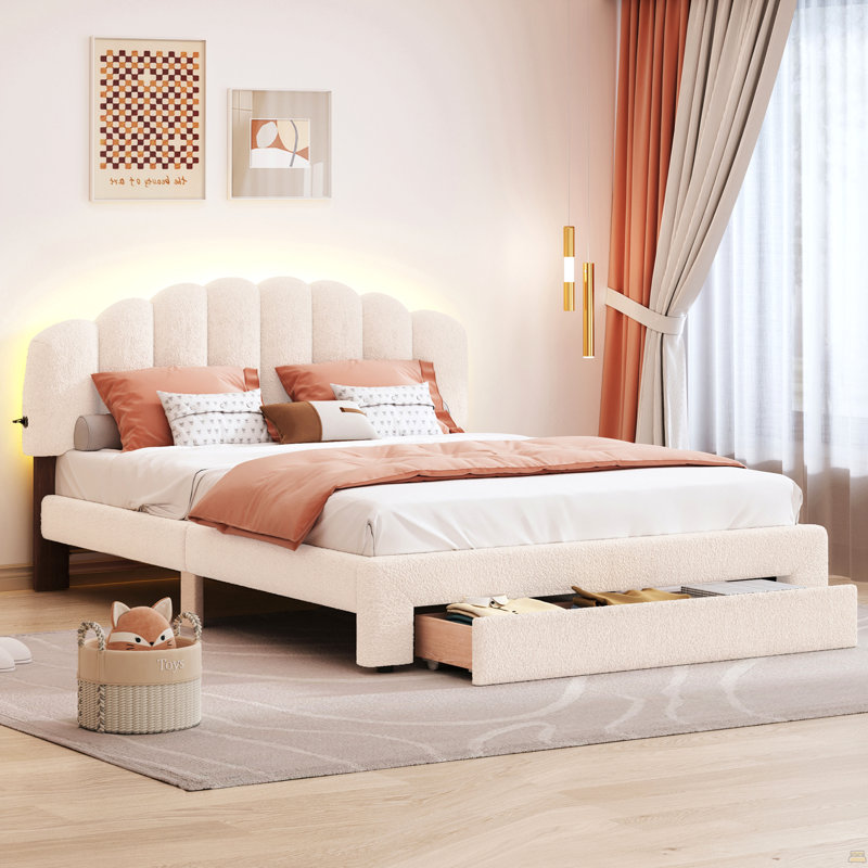 Grand lit plateforme tapissier Teddy