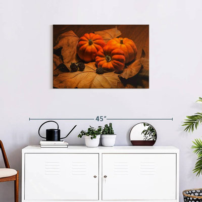 Pommes de pin et citrouilles Yarlin