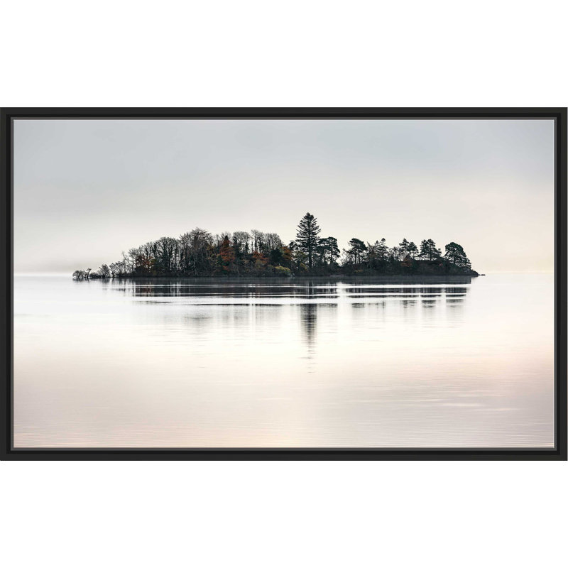 «Dawn At Loch Awe» par - photographie, Cadre flottant noir, H 31,5 po x l 51,5 po x P 2 po