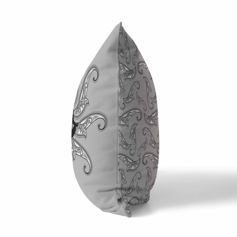 Coussin Mystic Silence Broadcloth, H 26 po x l 26 po, Argent / gris / foncé