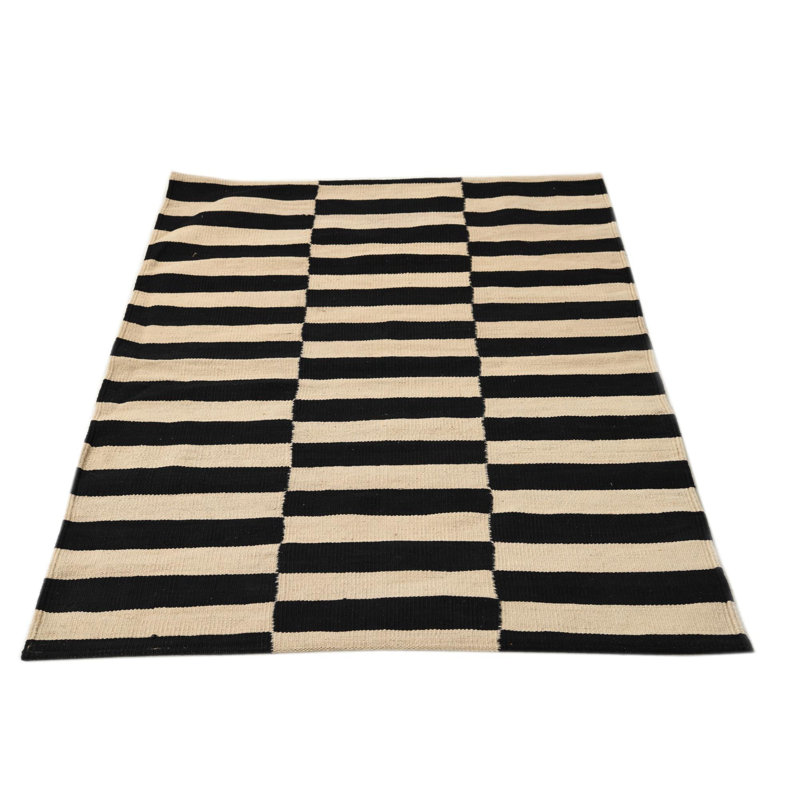 Tapis noir et blanc 3x4 Pinkerton
