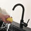 Robinet de cuisine en acier inoxydable noir mat, robinet commercial à poignée simple avec robinet de remplissage en céramique, matériaux de haute performance pour robinet d'évier