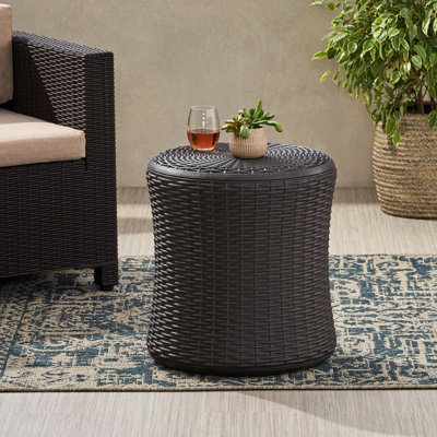 Table de patio d'extérieur brun foncé en polypropylène de 19,14 po x 21 po, stable et élégante