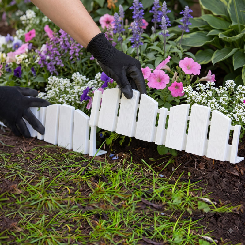 Ensemble de clôture de jardin texturé en bois blanc de 15 pi, bordure de paysage sans creusage de 4,5 po de hauteur avec piquets de fixation, barrière de bordure extérieure de style Adirondack