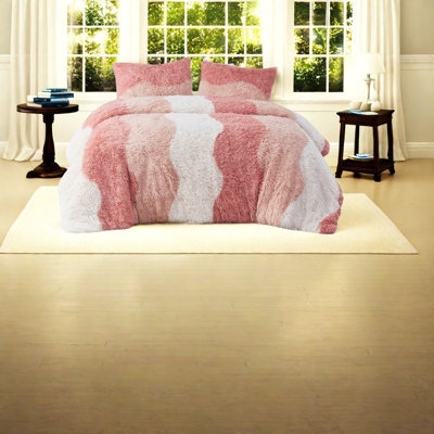 Luxurious Multicolor Faux Fur Bedding Sets For Modern Bedrooms