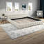 Très grand lit confortable en tissu chenille élégant, design moderne, essentiel pour la chambre à coucher