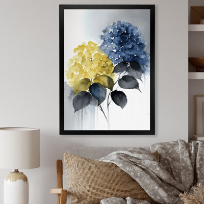 «Yellow Hydrangea Blooms - Hydrangea», reproduction sur toile encadrée