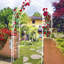 Treillis soutenant des plantes grimpantes arche de rose-88967612