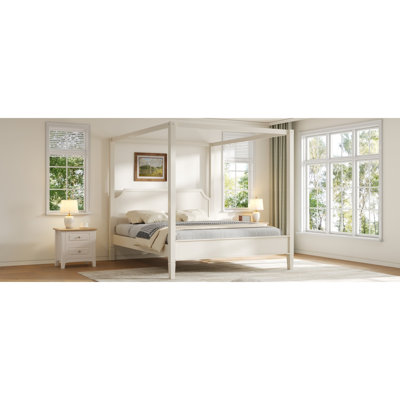 Lit plateforme à très grand lit en bois avec tête de lit et pieds de support, blanc crème (ETA: 4/30)