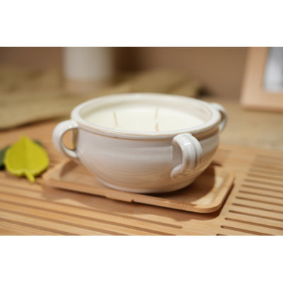 Bougie en céramique 7,13 po WH avec quatre poignées (15 oz) - Santal