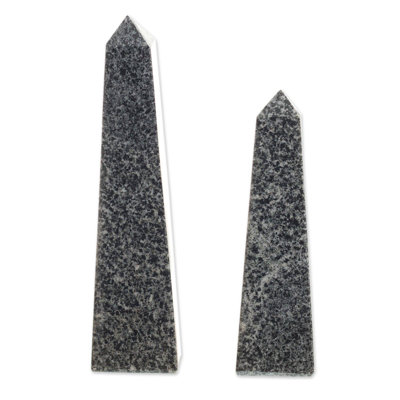 Ensemble de figurines obélisques tourmaline et de pierre de quartz Dexter