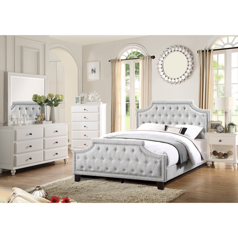 Lit double dans un cadre gris et brun avec un tissu en polyfibre confortable et stable