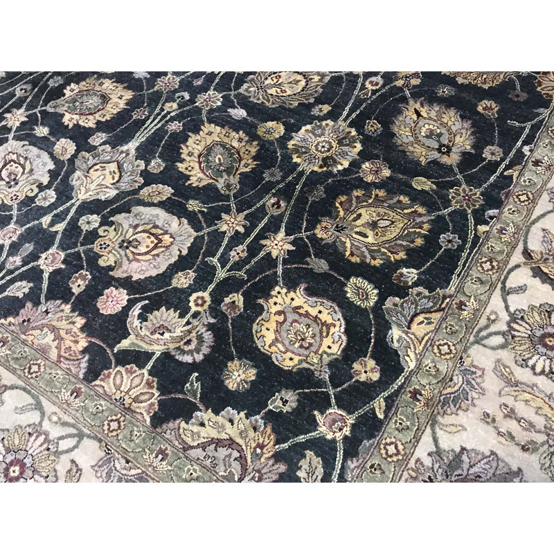 Tapis noir et ivoire de haute qualité noué à la main