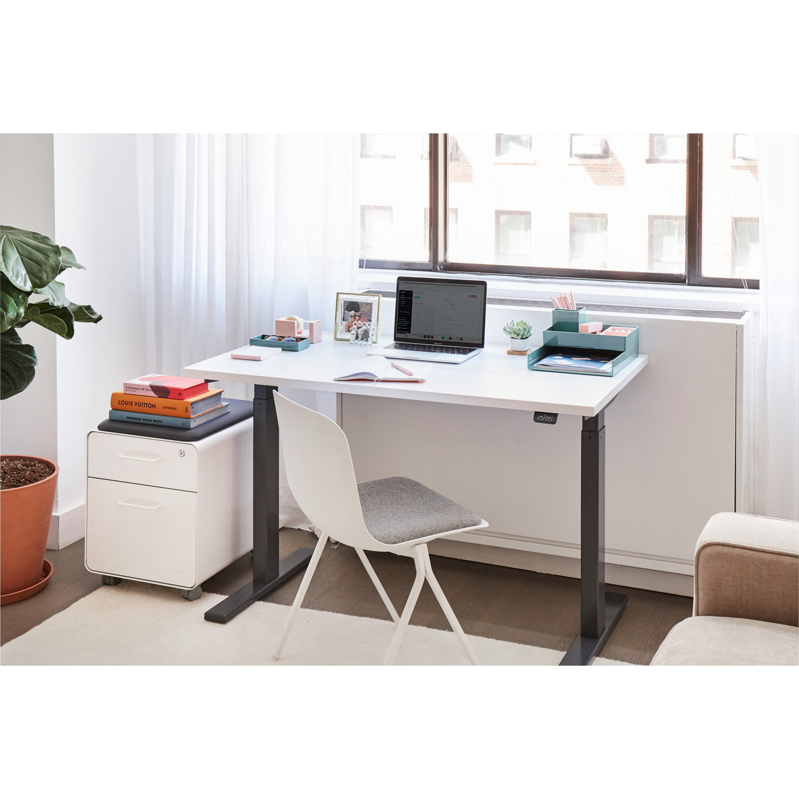 Series L 2S Adj Ht Sgl Desk, White/Charcoal, 48" H x 27" W x 57" D
