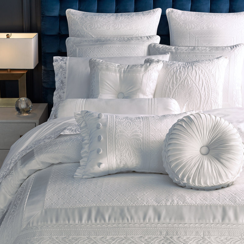 Becco White Jacquard Queen Comforter Set with Shams and Bedskirt