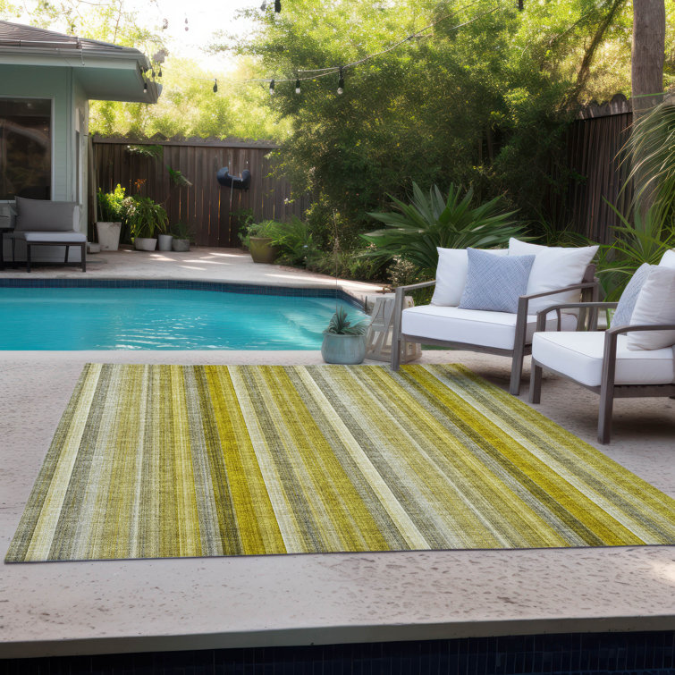 Kinslee Washable Striped Indoor / Outdoor Rug