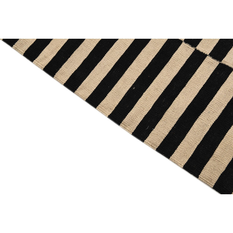 Tapis noir et blanc Petrella
