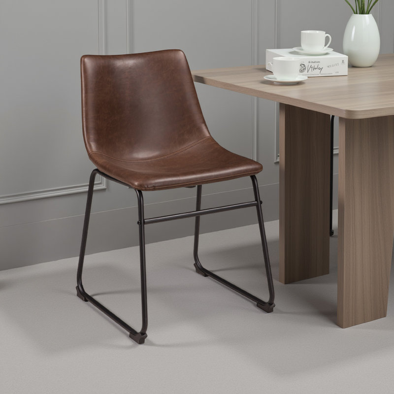 Ensemble de 2 chaises de salle à manger Tia, similicuir brun, siège baquet, métal