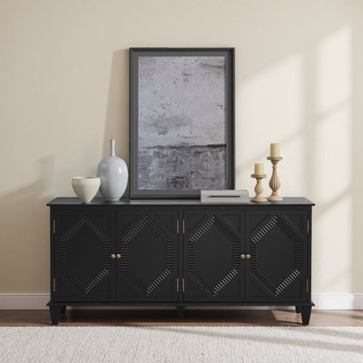 Buffet Mid-Century moderne en bois massif avec beaucoup de rangement et une finition vieillie