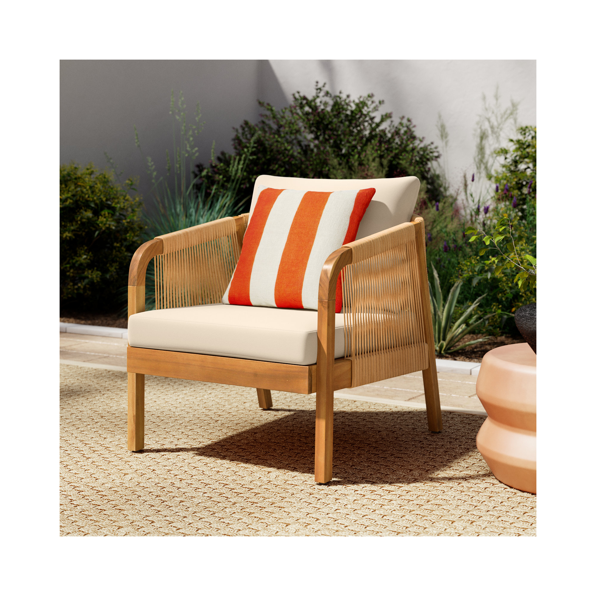 Fiora Outdoor Lounge Chair