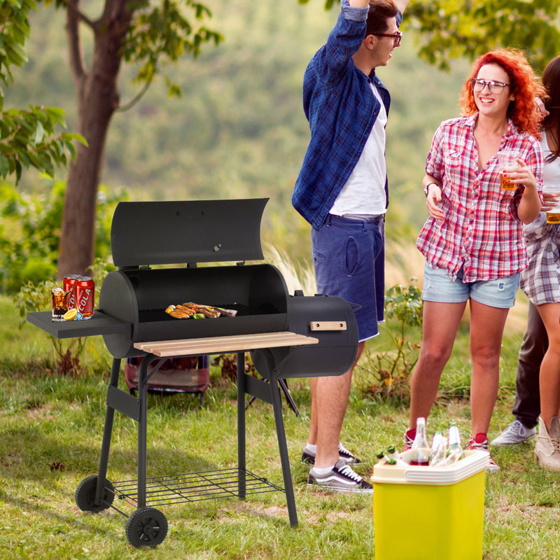 Barbecue portatif en acier de 48 po et fumoir décalé avec roulettes. Charbon multifonctionnel pour de délicieux repas. Fabrication, fumoir de rangement spacieux. Isolation thermique.
